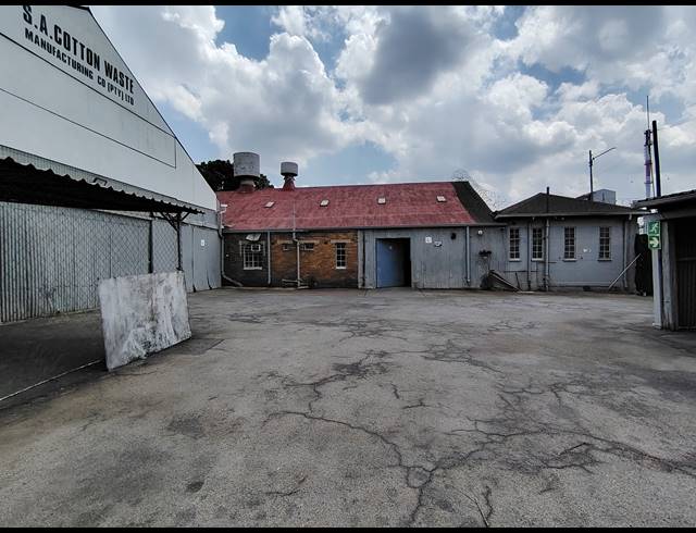 1,300M² WAREHOUSE TO LET IN DRIEHOEK